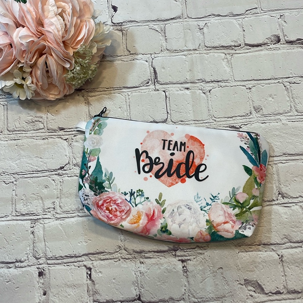 NWOT Team Bride Makeup Floral Bag